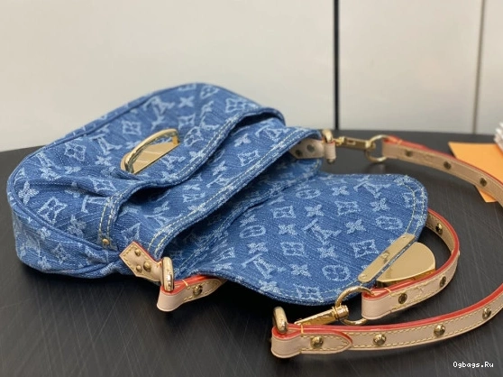 LOUIS VUITTON Sunset 0124